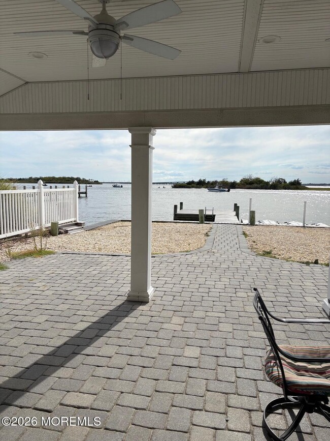 Photo - 11 Harborside Dr W