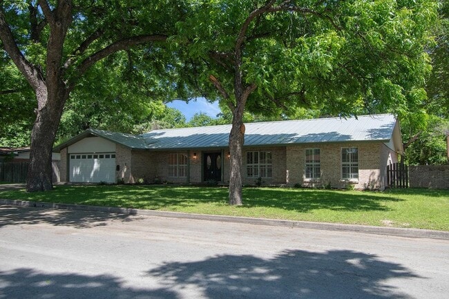 Photo - 21 Larkwood Ln