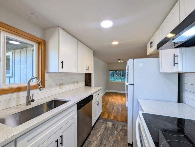 Photo - 3bd/.75ba Lynnwood Home