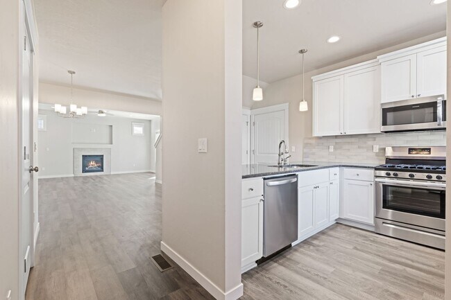 Photo - GORGEOUS 3bd/2.5ba Payette Duplex w/Modern construction, pristine condition, and ready for you!