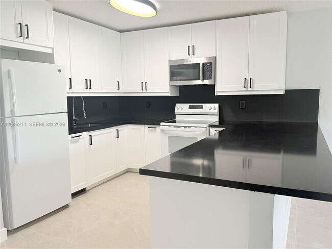 Photo - 16511 Blatt Blvd Unit 203