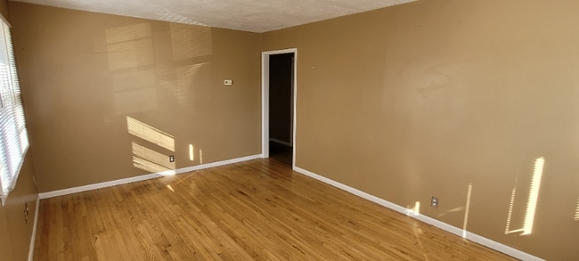 Photo - 442 Hazel Ct