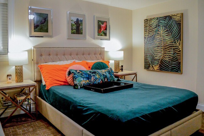 Photo - 3715 N Wilton Ave Unit g