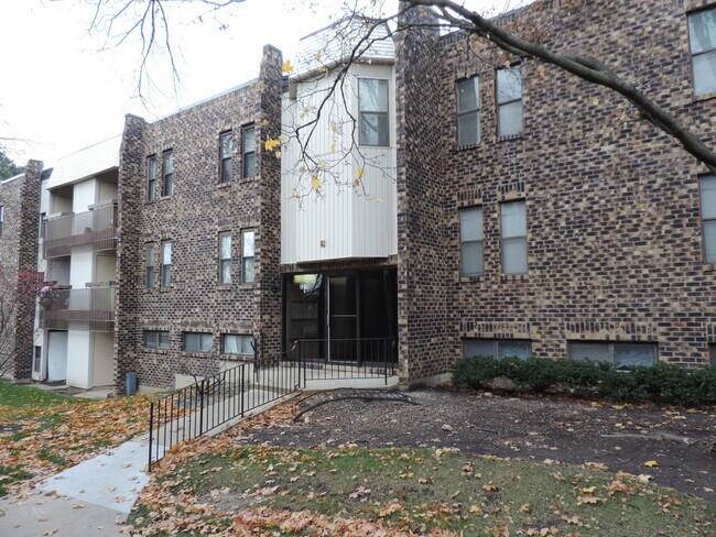 Photo - 2275 Country Club Dr Unit 25