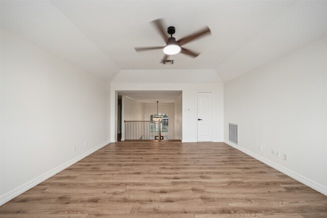 Photo - 5622 Lake Pl Dr