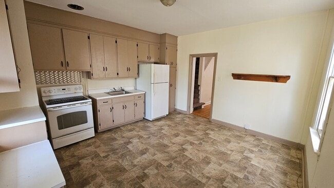 Photo - 3 Bedroom Duplex!