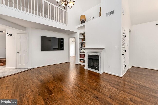 Photo - 46600 Ellicott Square Unit 202
