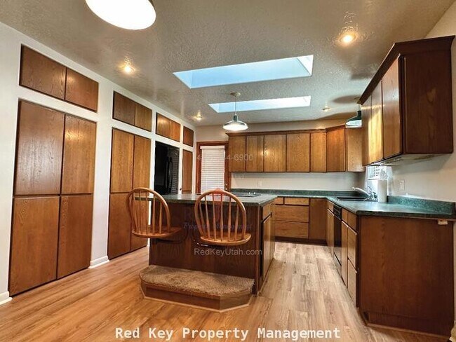 Photo - Country Club Dr. Single Family Home