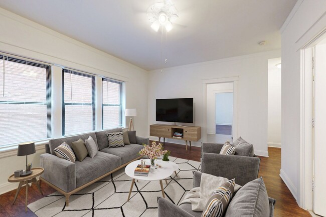 Dining/Living room - 5528-5532 S. Everett Avenue Apartments