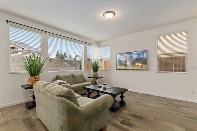 Photo - 736 N Bliss Ln