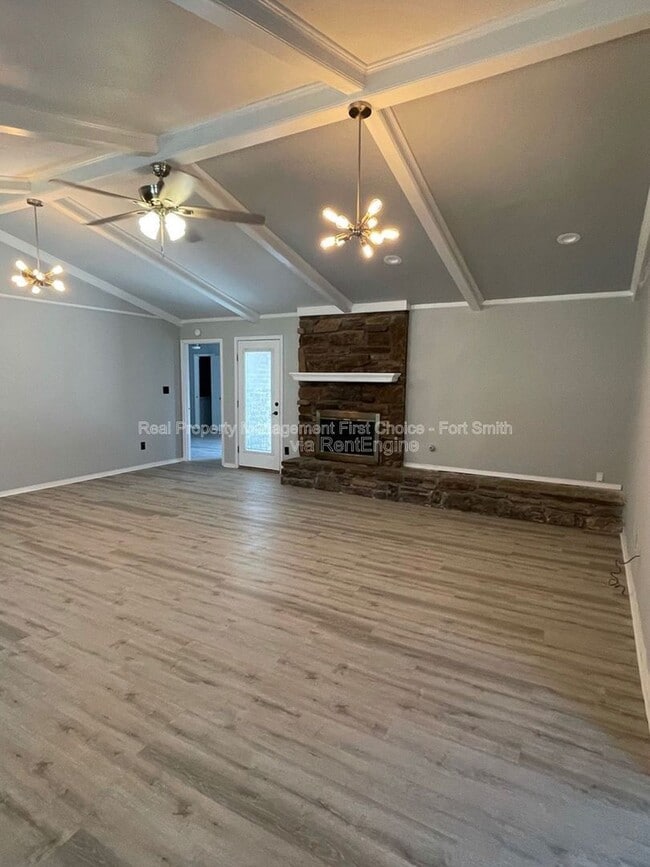 Photo - 8801 Meandering Way