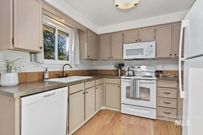 Photo - 8491 W Holbrook Ct