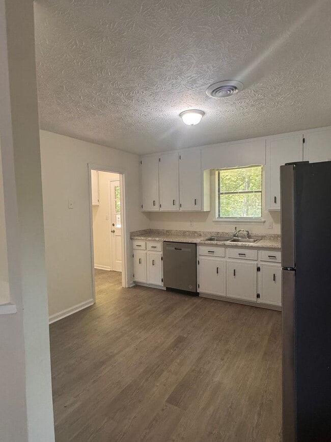 Building Photo - 1120 Sweetwater Cir Unit 1120