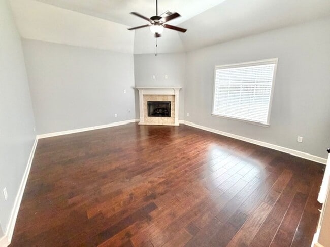 Photo - VeraLane6249 Unit 1