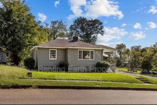 Photo - 2301 27th St W