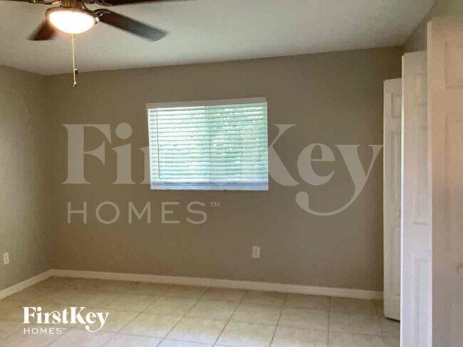 Photo - 524 SW 25th Ln