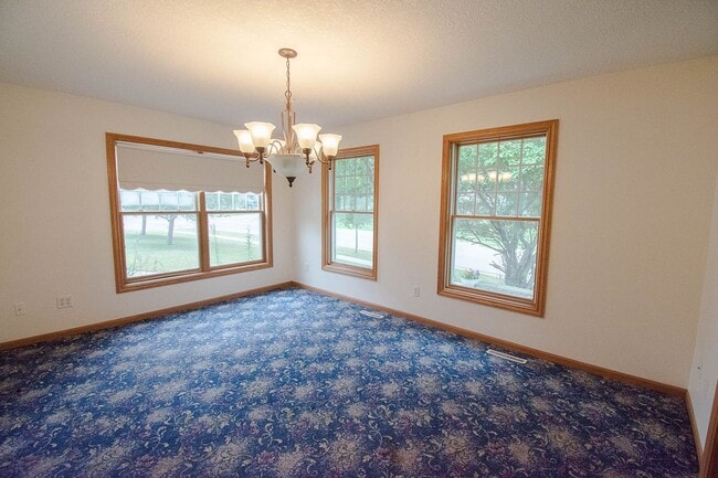 Photo - 919 Baird Ln NE