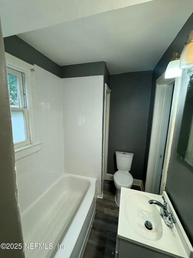 Photo - 1526 W 22nd St