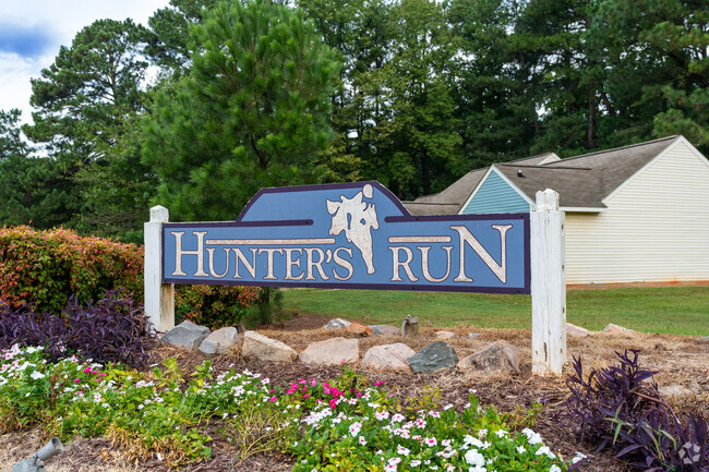 Building Photo - Hunters Run Apartment Homes