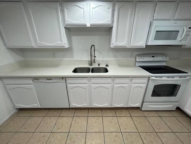 Photo - 1 BEDROOM / 1 BATH GATE COMMUNITY/ LOCATED...