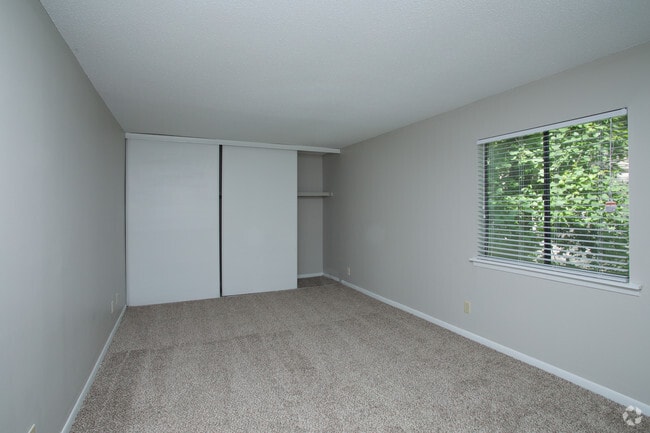 3BR, 2BA - 1300SF
