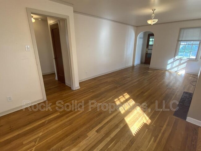 Photo - 607 E 22nd St