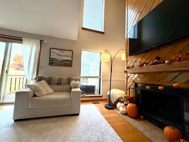 Photo - 8254 Beehive Cir