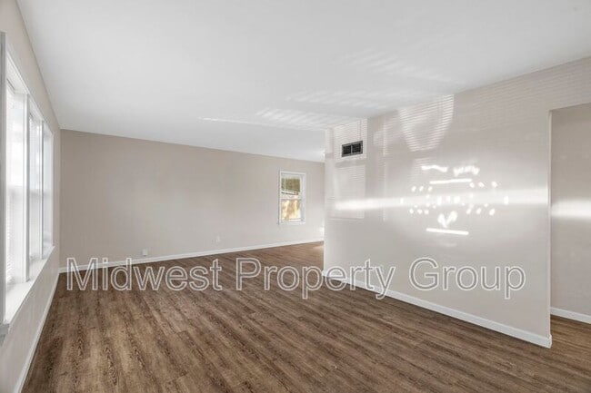 Photo - 216 Graham Rd