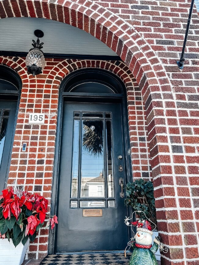 Photo - 4 Bedroom 4 Bath Downtown Stunner! Unit B