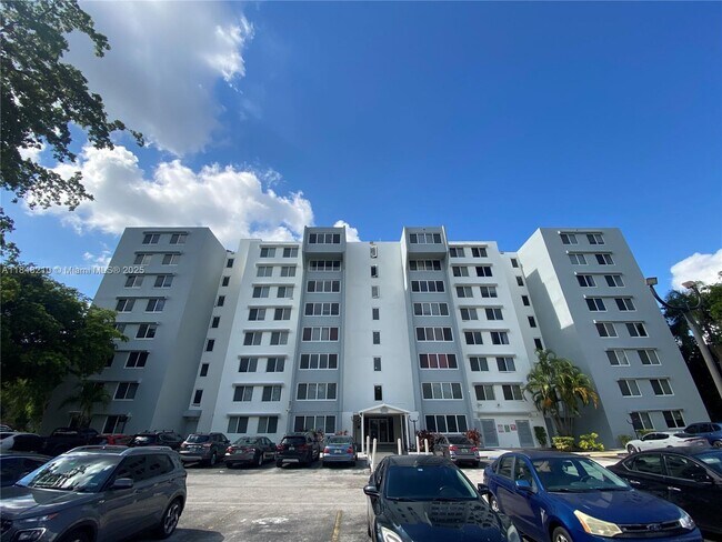 Photo - 9143 SW 77th Ave Unidad B705