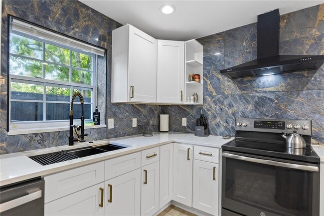 Photo - 6822 S Wall St