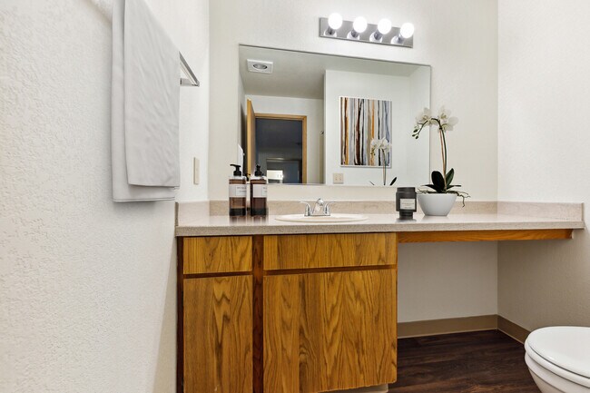 Photo - Timberline Apartments