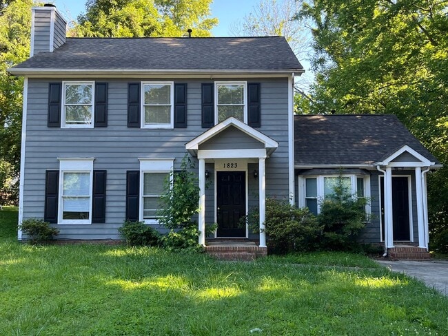 Lovely 3 bedroom, 2.5 bathroom 2-story hom... - Lovely 3 bedroom, 2.5 bathroom 2-story hom... Casa