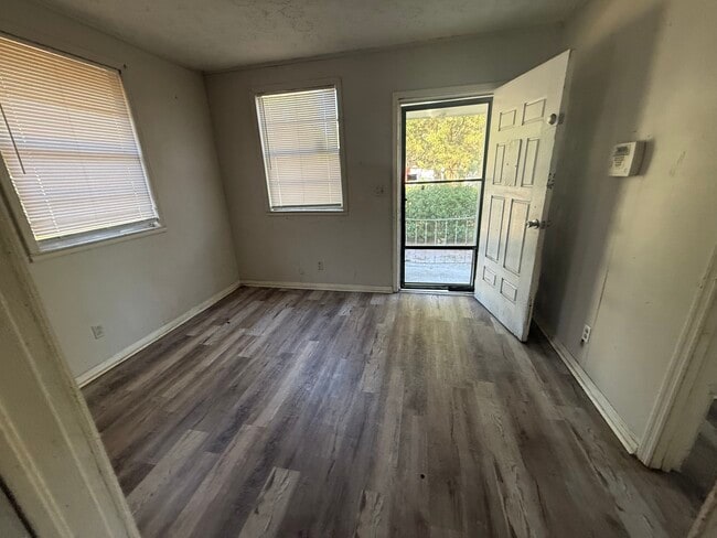 Photo - 3516 Penton St