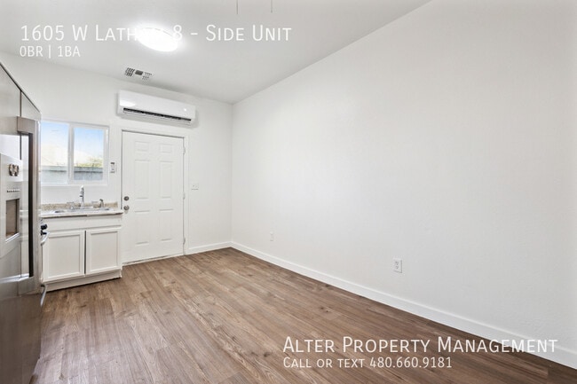 Photo - 1605 W Latham St Unidad Side
