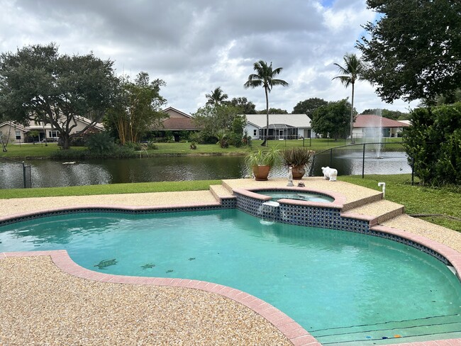 Photo - 9481 Oak Grove Cir