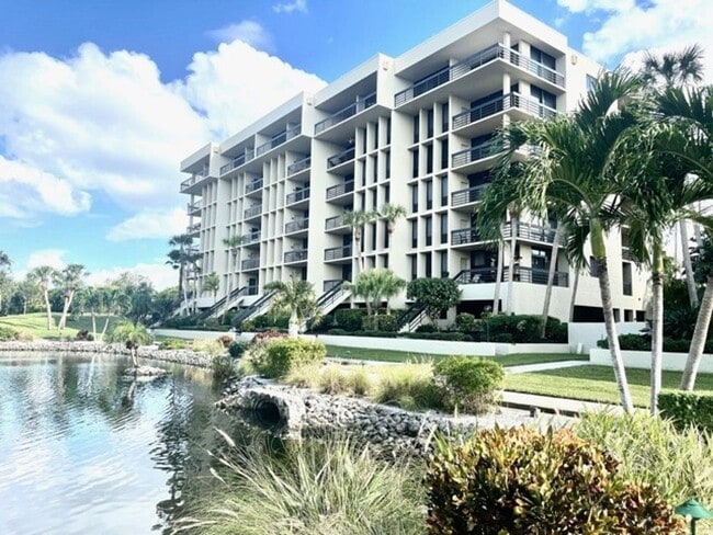 Building Photo - 2026 BEACH RENTAL- 2/2 Condo WITH PRIVATE ENTRY - BEACH PLACE - STEPS THE BEACH!! Unit 104