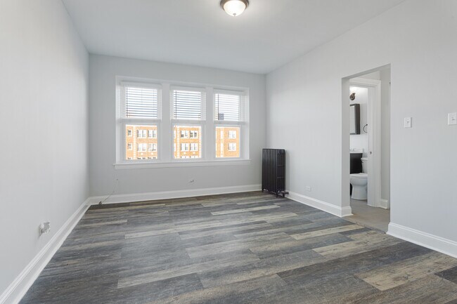 Photo - 1608 W Sherwin Ave Unit 705