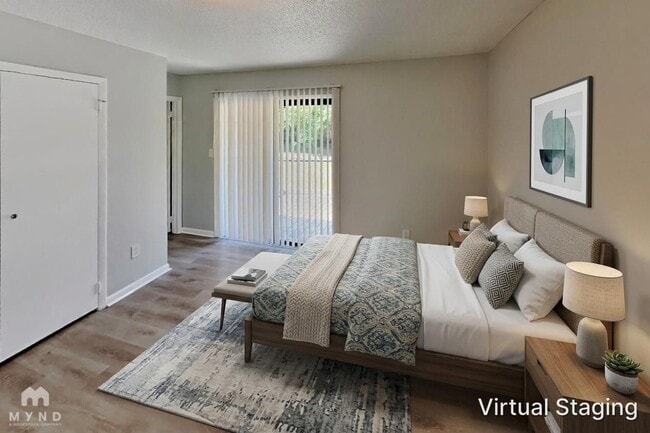 Photo - 1418 Gaston Way