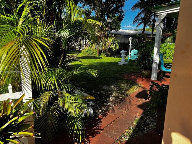 Photo - 2618 Lincoln St Unit 4