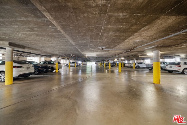 Photo - 605 San Vicente Blvd Unit 301