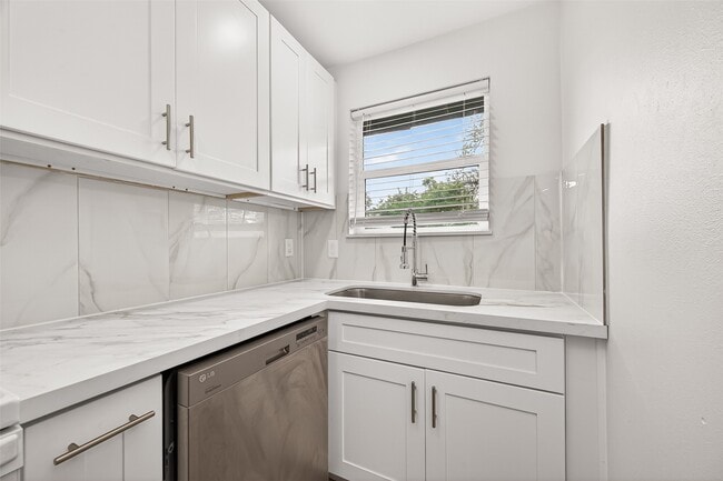 Photo - 6615 W Montgomery Rd