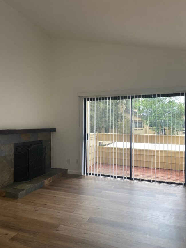 Photo - 1504 Woodlake Dr