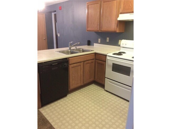 Photo - 109 E Luverne St Unit 214