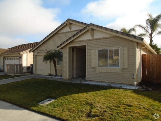Building Photo - NICE SINGLE STORY 3 BEDROOM & 2 BATH IN DA... Rental