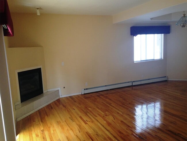 Photo - 3683 Iris Ave