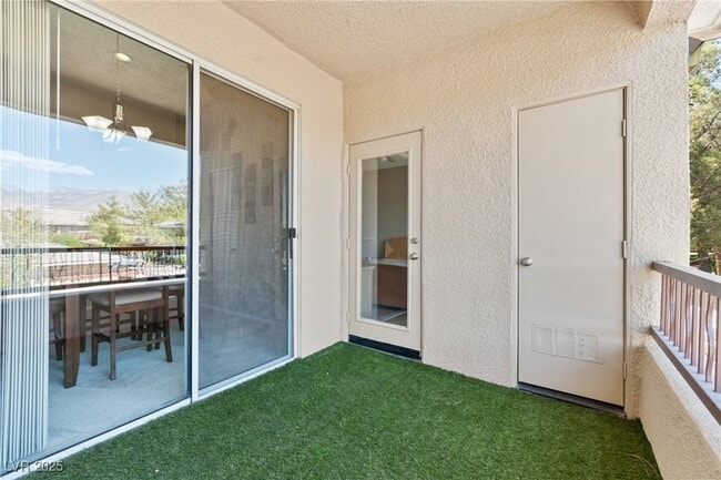 Building Photo - 1012 Domnus Ln Unit 205