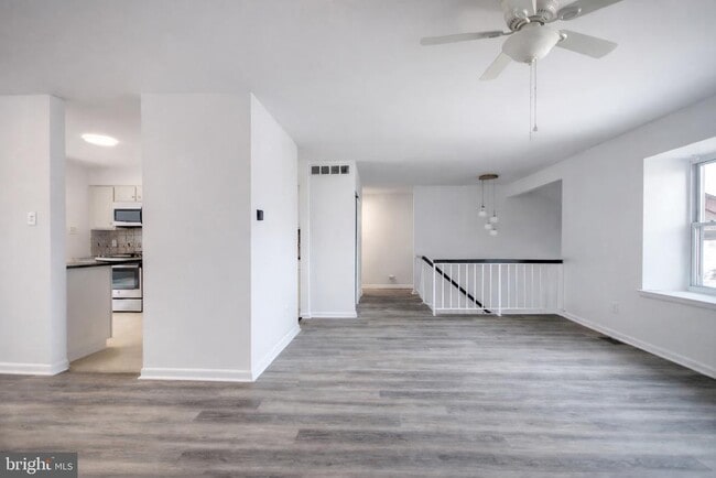 Photo - 49 Brambling Ln