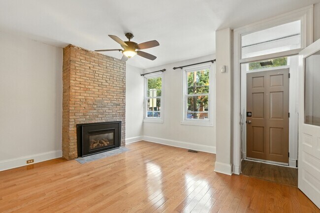 Photo - 877 W Lombard St Townhome