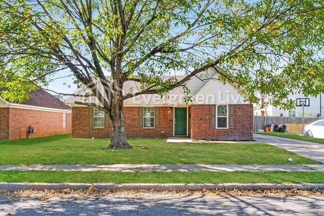 Photo - 261 Gracewood St